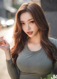 Сочные кореянки носят