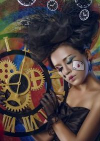 Женщина с часами