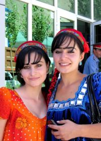 Памирские девушки