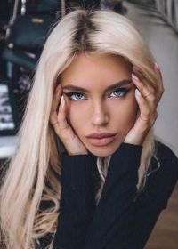 Блондинка ангелина блоггер