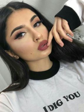 Девушка амина