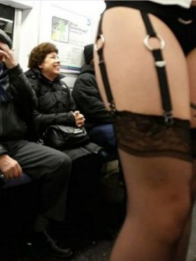 Попки в метро