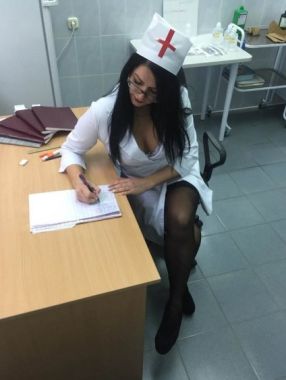 Ножки под халатом