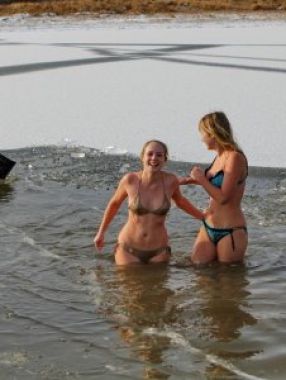 Голые моржихи