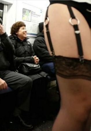 Попки в метро