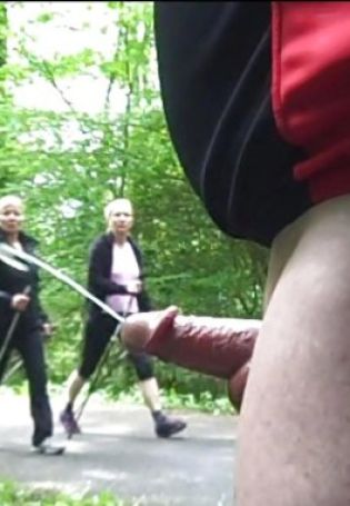 Вуайеризм в общественных местах
