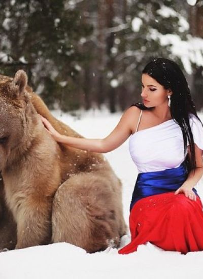 Русская девушка и медведь