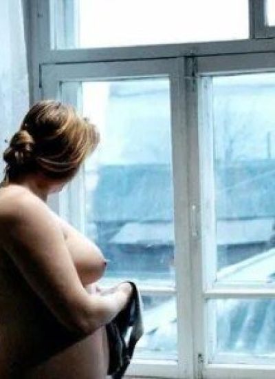 Голые бабы в окне