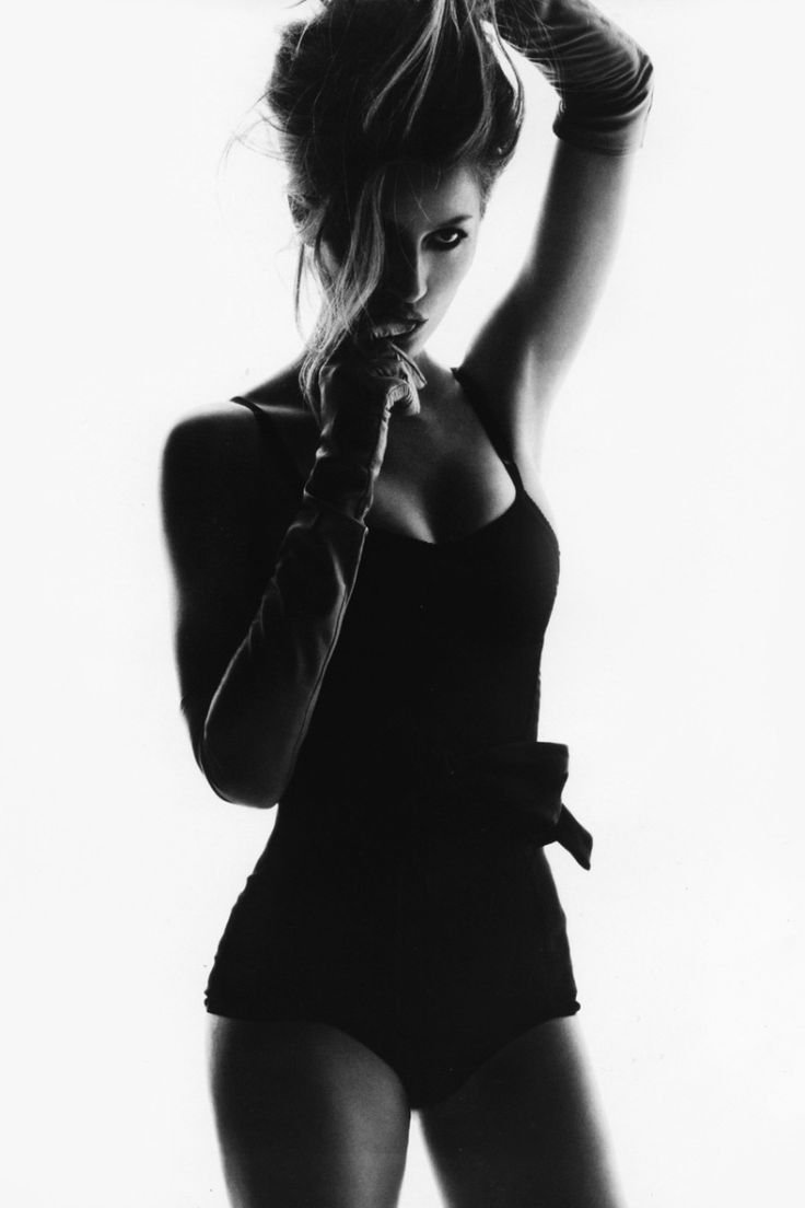 Фотосессия черно белая девушки