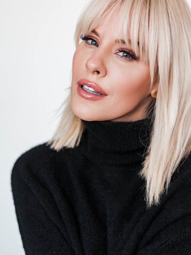 Челка по бокам