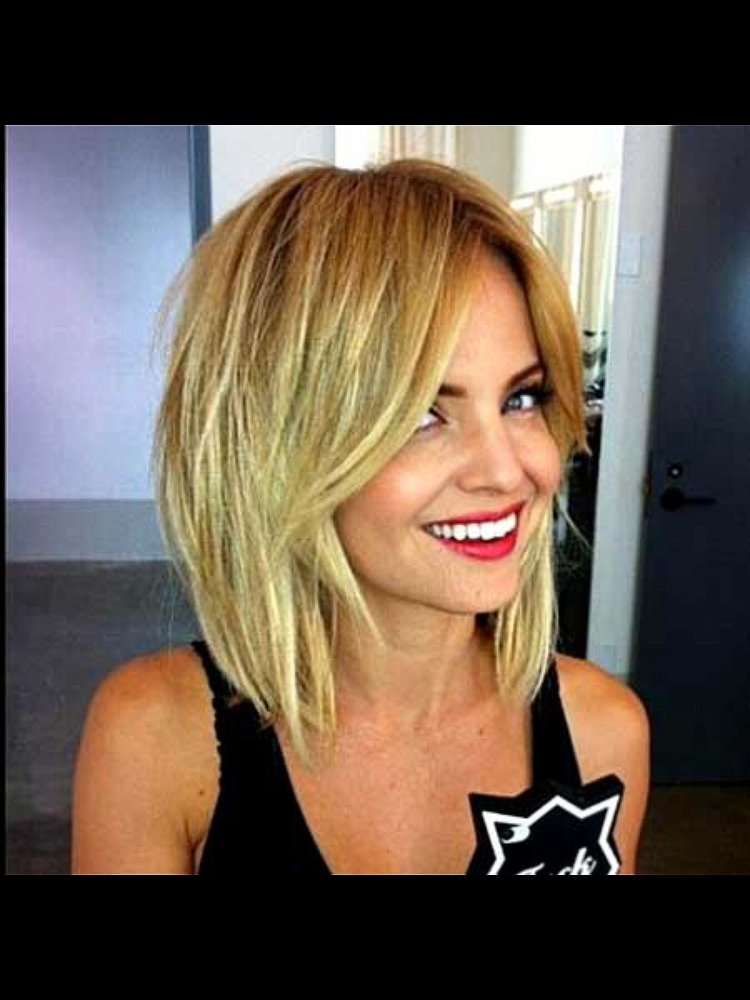 Каре на светлые волосы с челкой