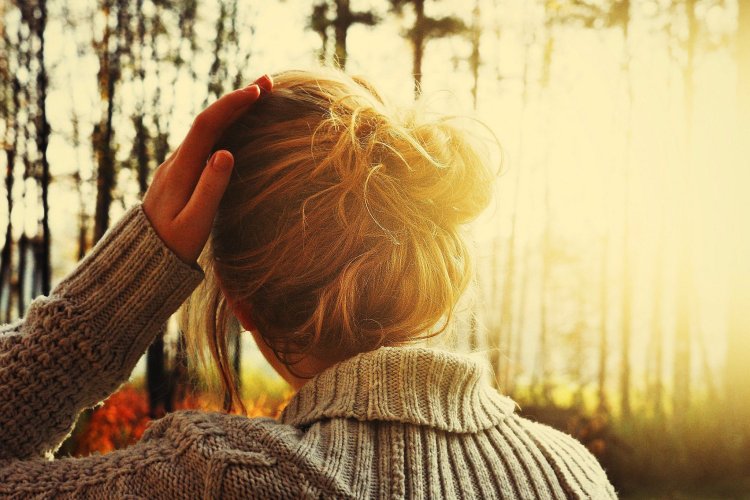 Фотография девушки со спины