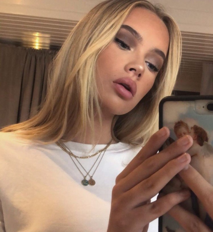 Блондинка Ульяна дальнобойщик