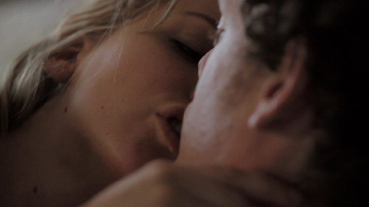 Дженифер Лоуренс постельные сцены