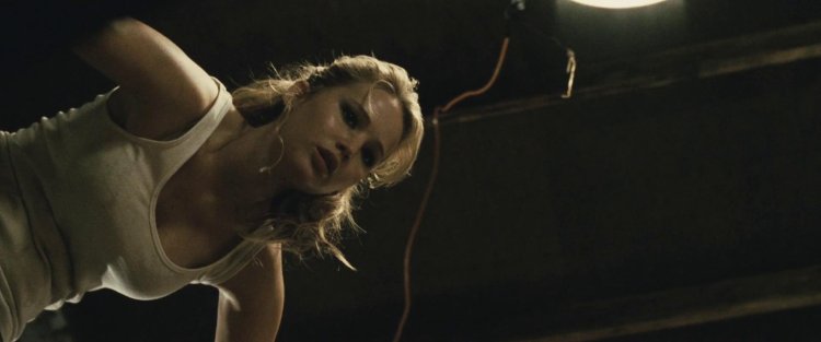 Дженнифер Лоуренс сцена насилия