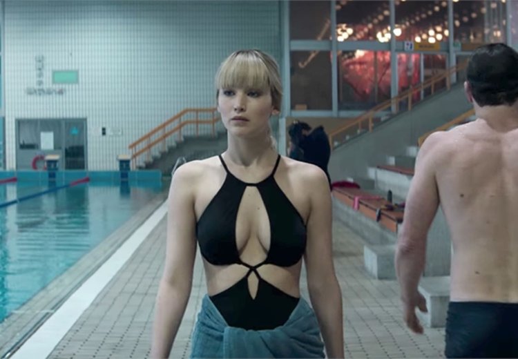 Дженнифер Лоуренс 18 блондинка