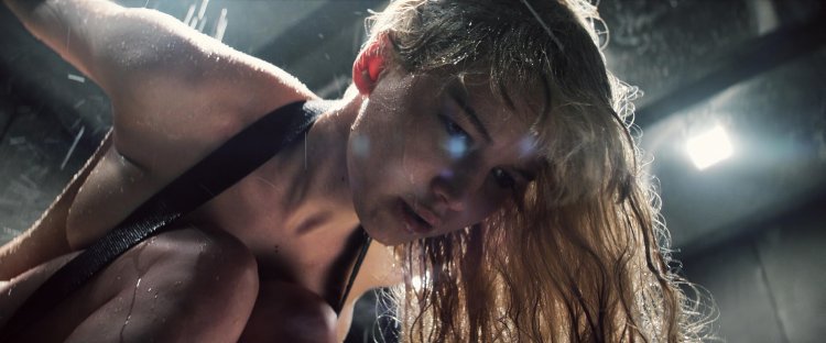 Дженнифер Лоуренс сливы 2022