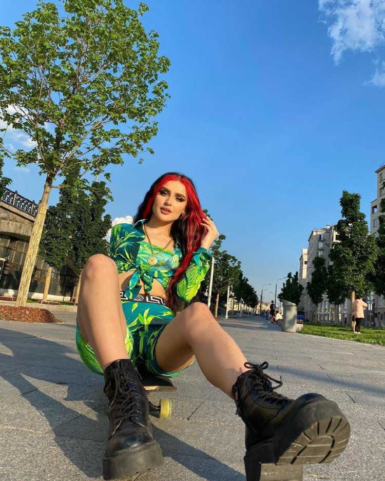 Дина саева 18 фотошоп