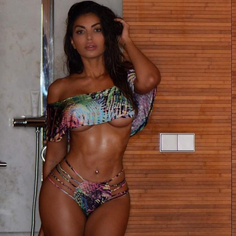 Модель Keilah Kang 2021