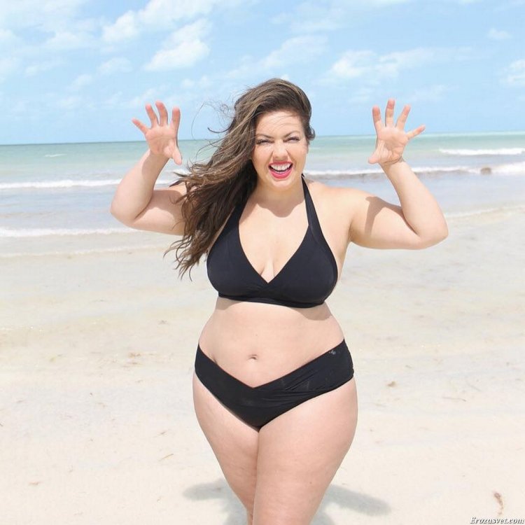 Скулкина Екатерина в купальнике