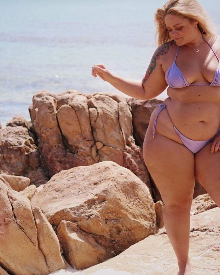 Tallulah Moon в бикини