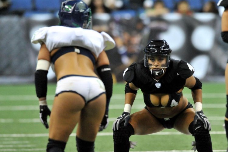 Регби женский американский