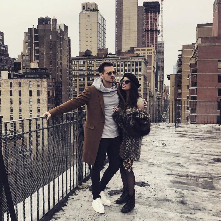 Миша Марвин с девушкой