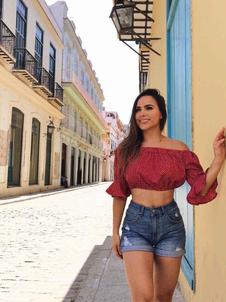 Мулатка Бриттани Келли