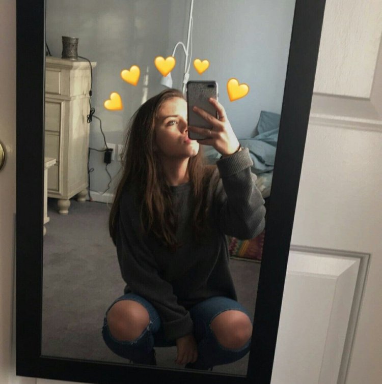 Красивое селфи в зеркале
