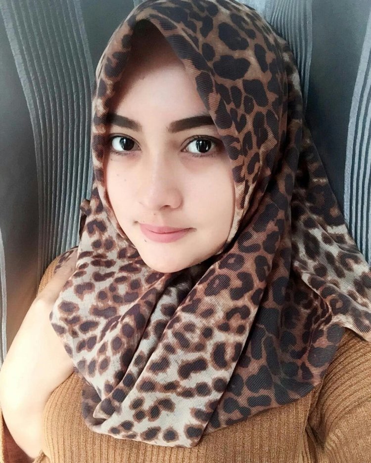 Дивья Десаи