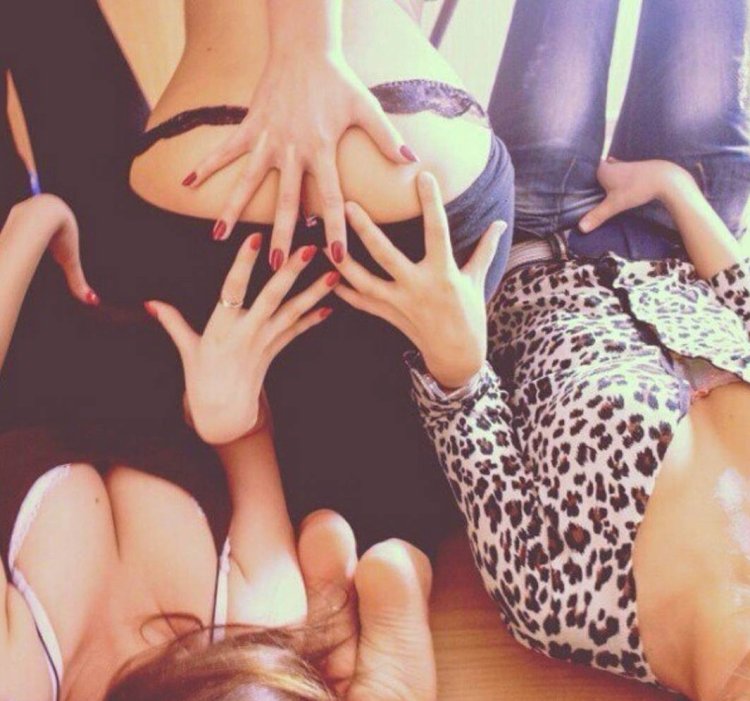 Селфи двух девушек пош