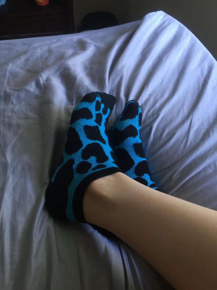 Ноги девушек в носках