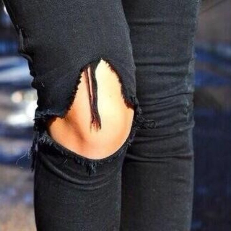 Широкая попка в джинсах