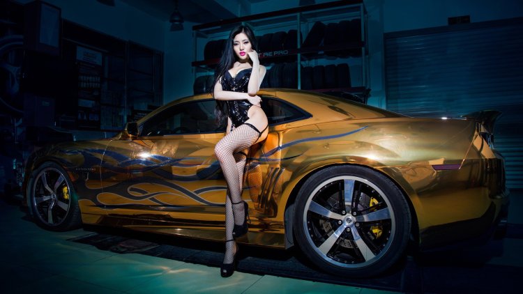 Машины тюнинговые и девушка