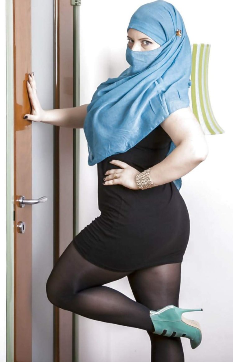 Взрослые женщины в парандже