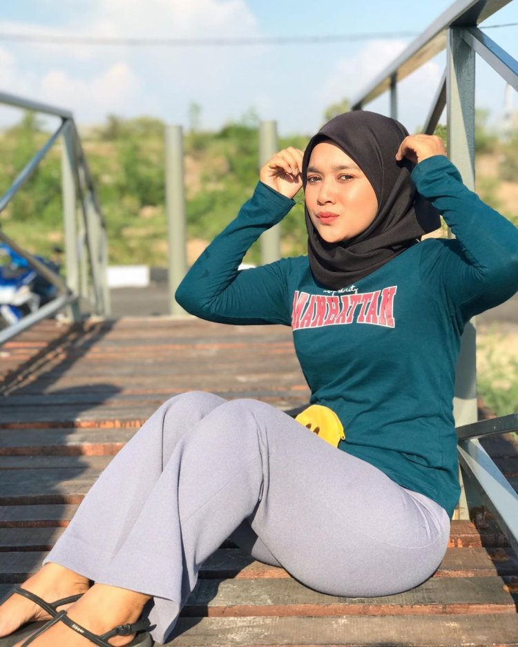 Грудастые девушки в хиджабе