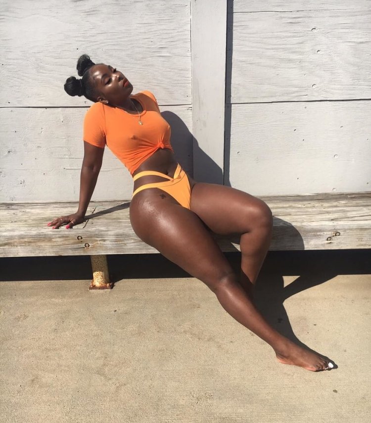 Адриана махогани booty