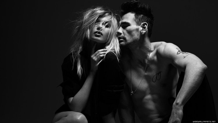 Парень и девушка чб