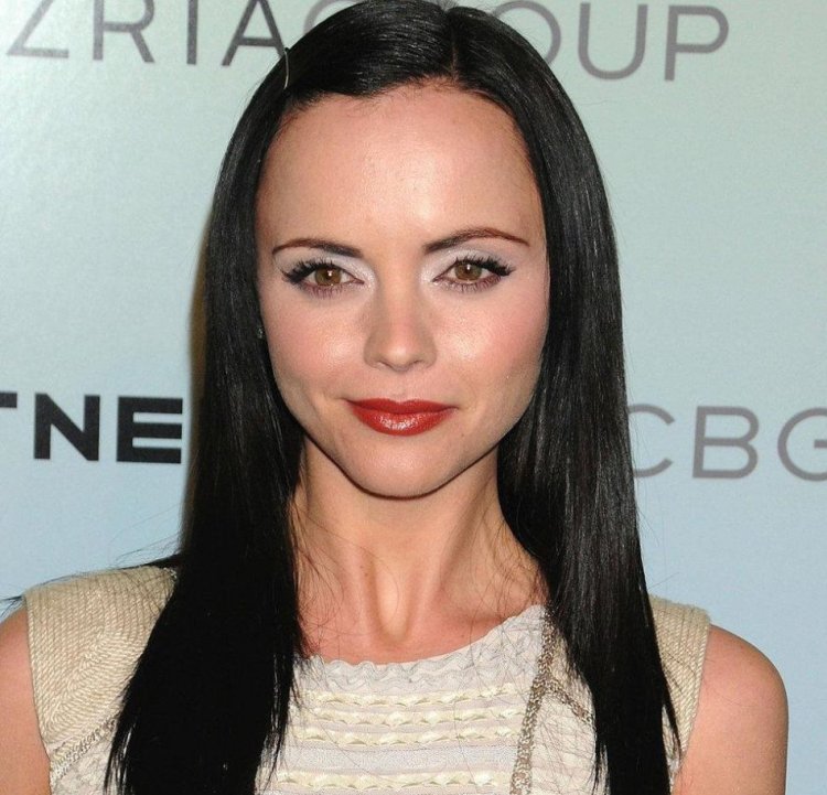 Кристина Риччи высокий лоб