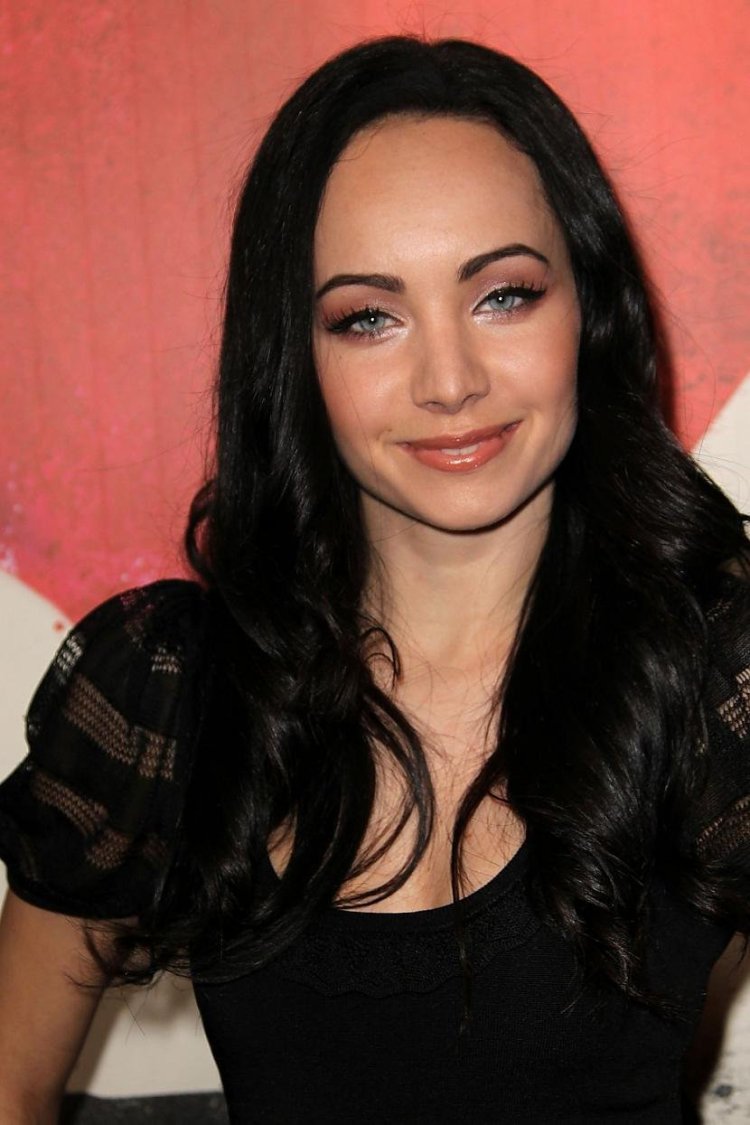 Длинное каре на кудрявые волосы без челки