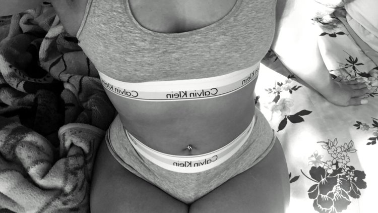 Фото девушки в Кельвин Кляйн