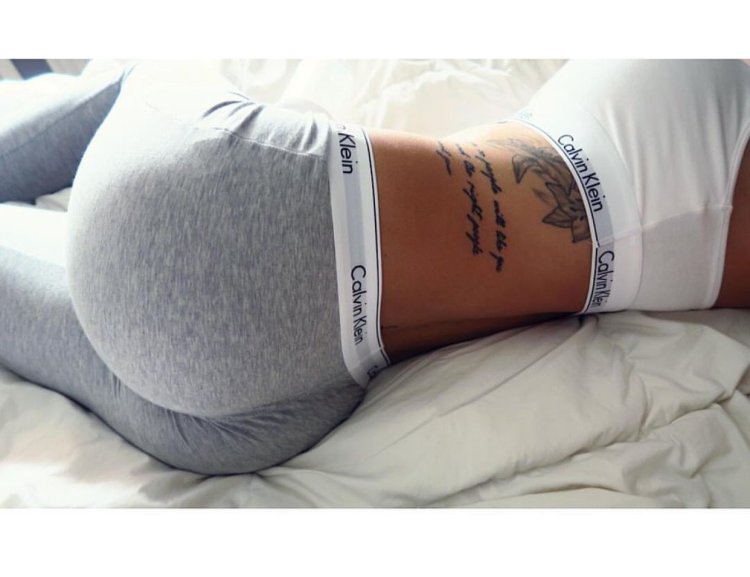 Попы в Кельвин Кляйн