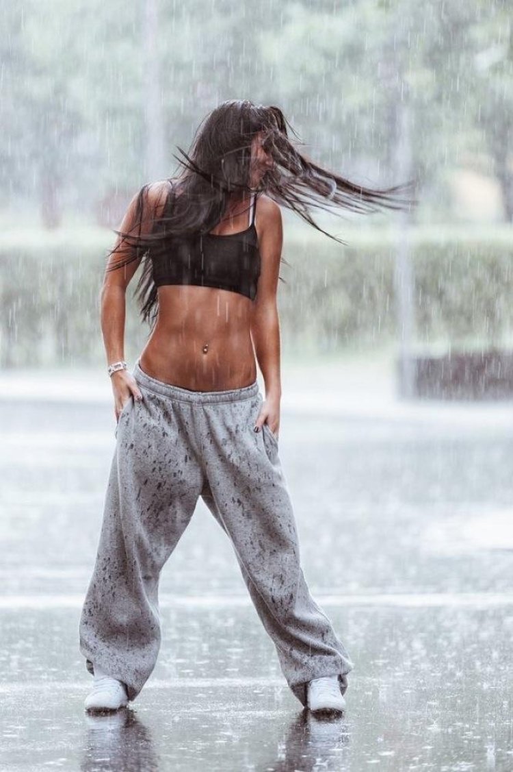 Девушка под дождем