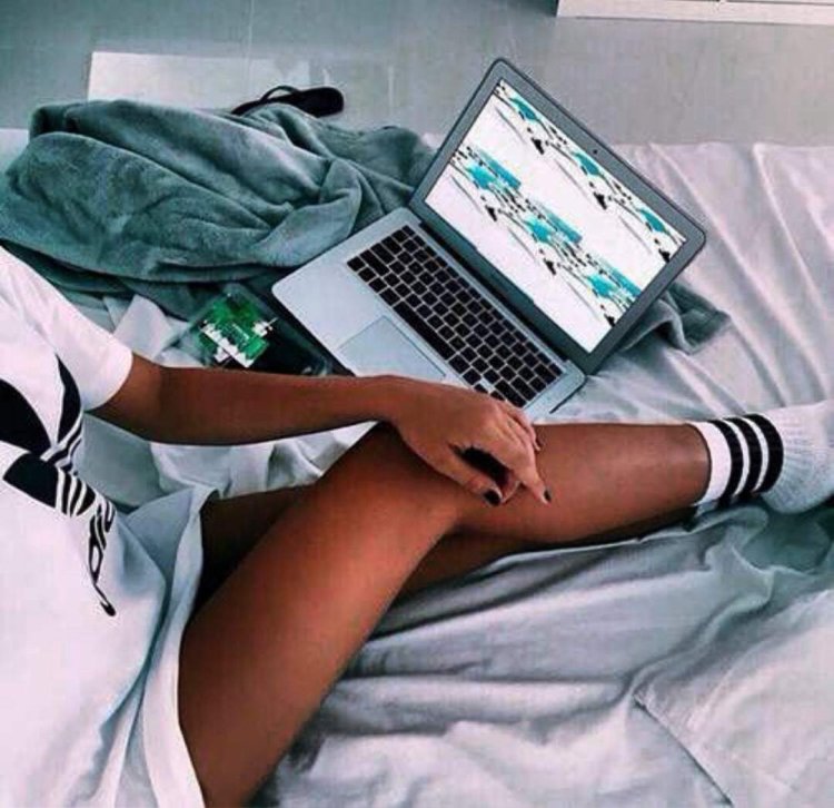 Ноутбук на ногах