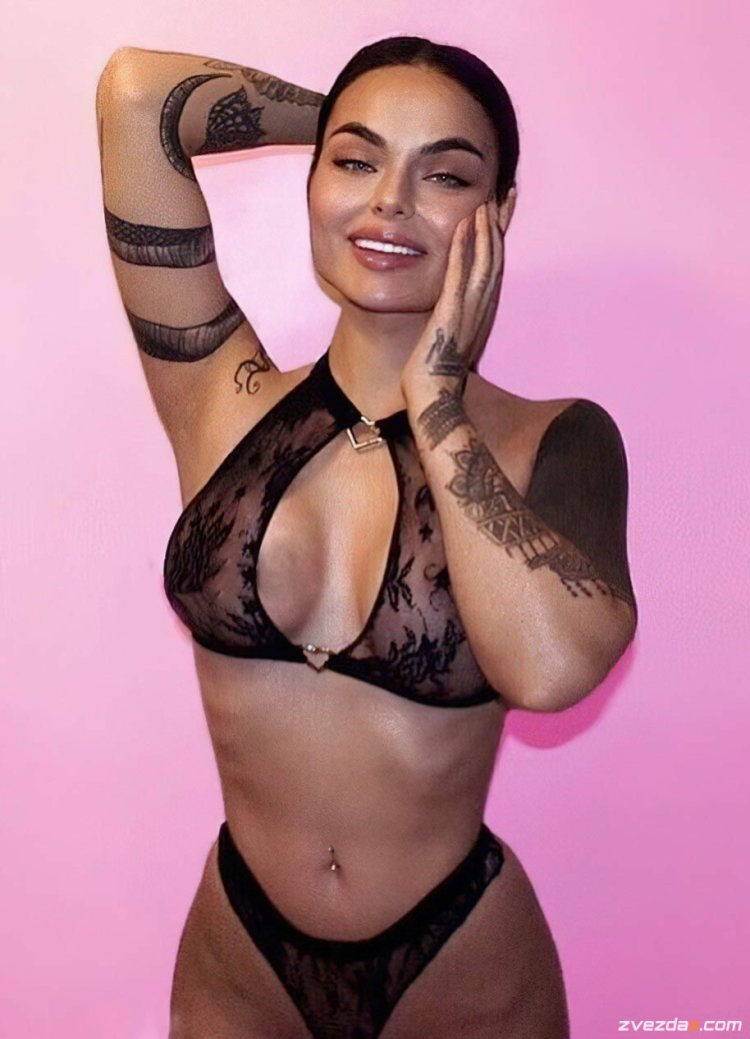 Лена Овчинникова боец