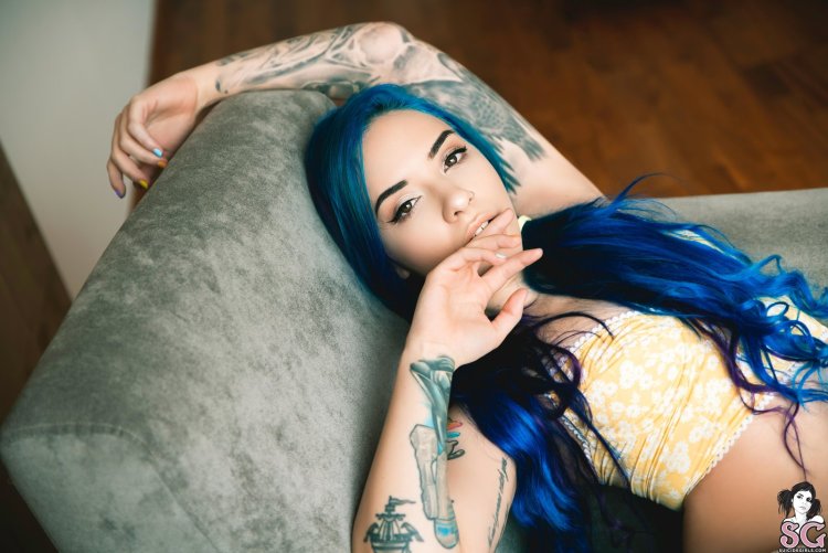 Девушки с синими волосами эро