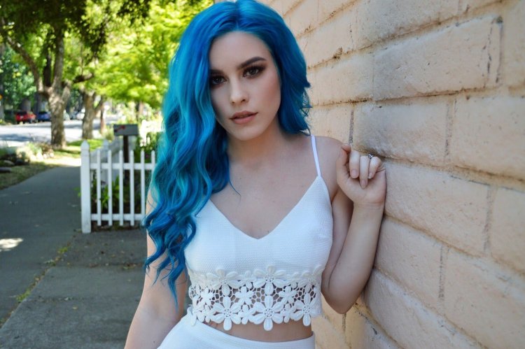 Диана синие волосы