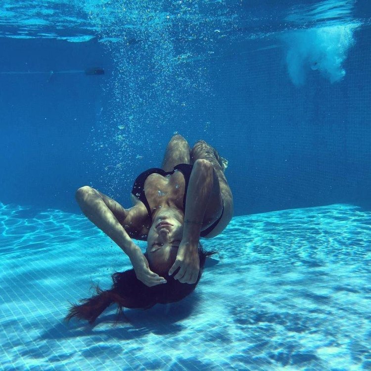 Джессика Альба фридайвер