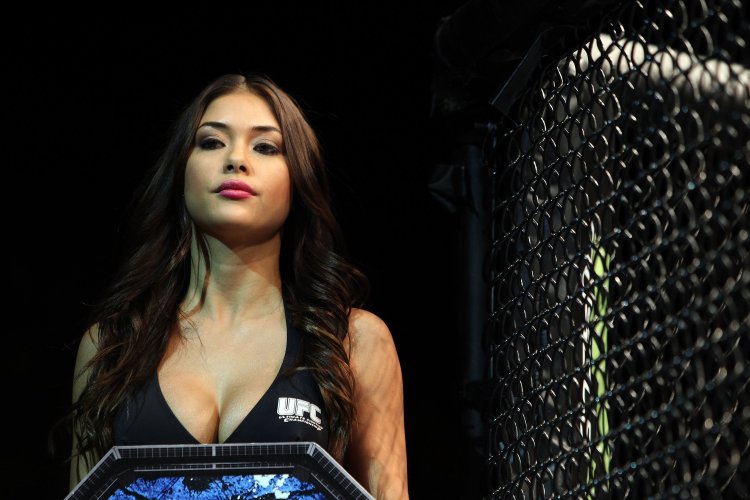 Ринг-герл UFC Арианни Селест