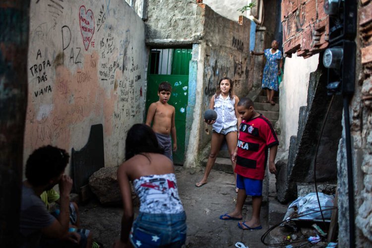 Бразилия фавелы девушки